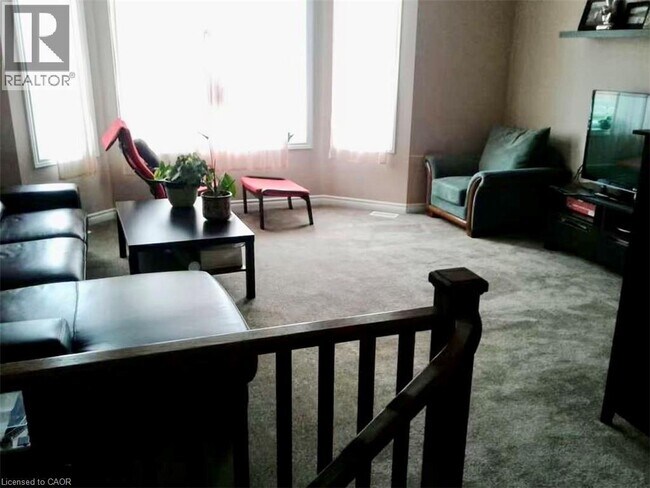 Photo du bâtiment - 212 Westfield Pl