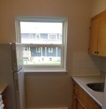 Building Photo - 204 Pleasant St