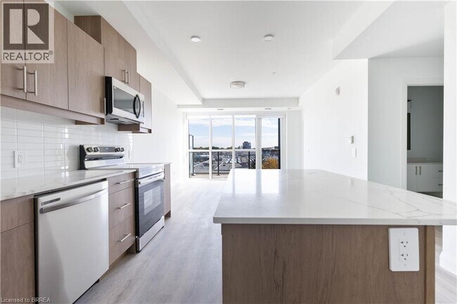 Building Photo - 1333 Weber St E