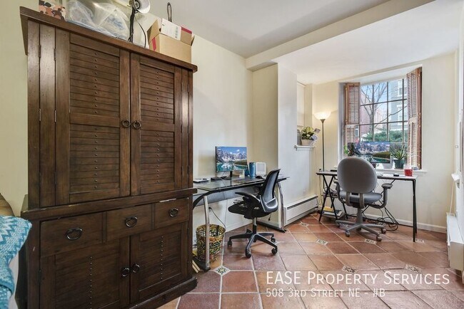 Building Photo - 508 3rd St NE