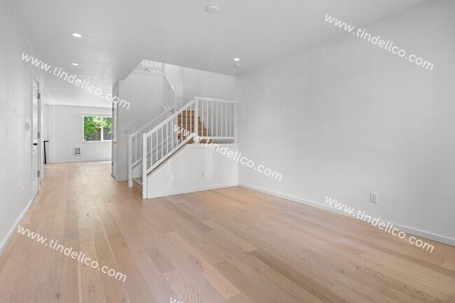 Foto del edificio - Spacious 3BR w/ Fenced Backyard w/ Deck – ...