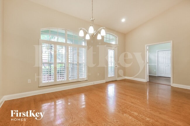 Foto del edificio - 28635 Fairweather Dr