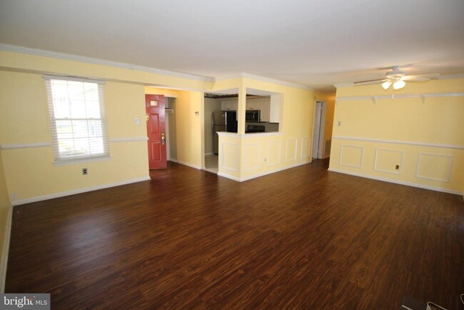 Building Photo - 681A Rose Hollow Dr