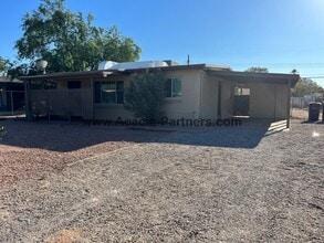 Building Photo - 2833 N Desert Ave