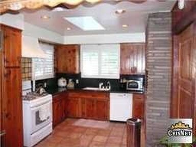 Primary Photo - 22653 Cass Ave