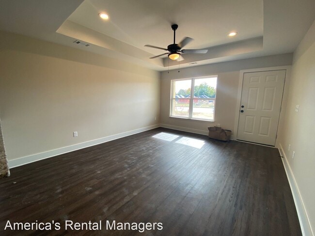 Building Photo - 3 br, 2 bath House - 6232 Burbank Crossing...