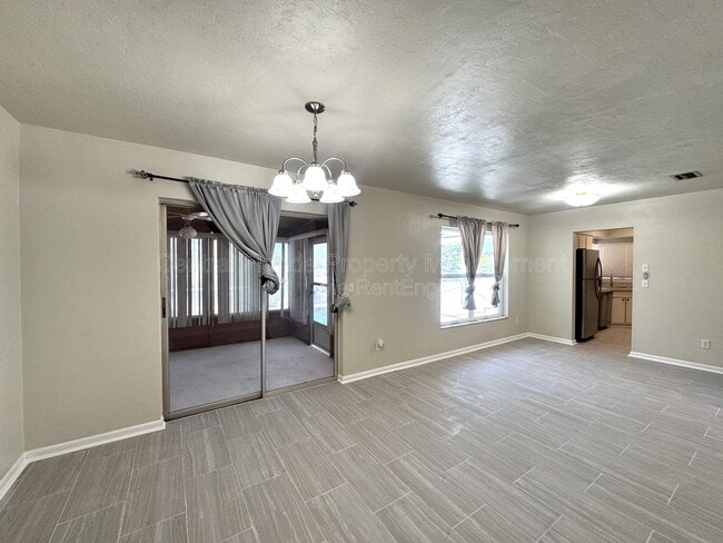 Building Photo - 1074 Gerona Ave