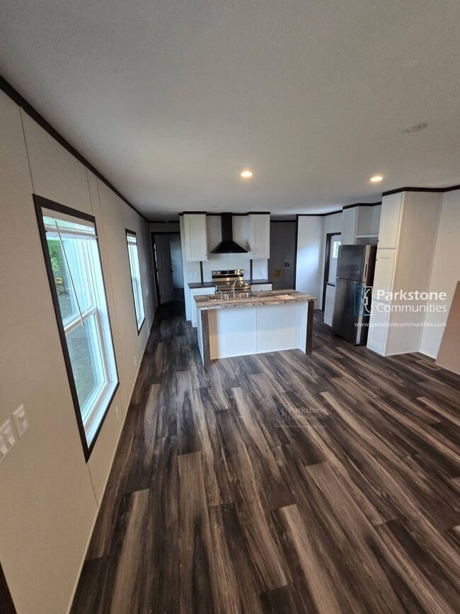 Building Photo - 2420 Emery Hills Dr