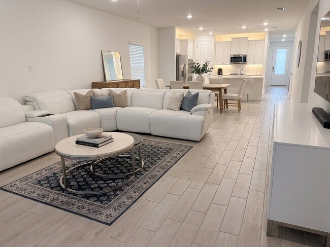 Foto del edificio - 450 Kingbird Dr