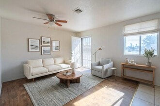 Building Photo - 1702 W Shangri La Rd