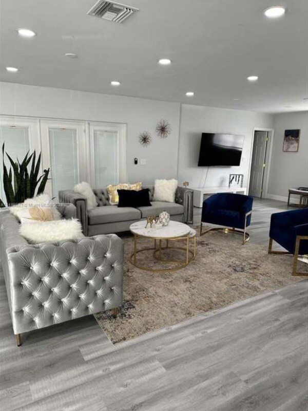 Building Photo - 1711 N 50th Ave