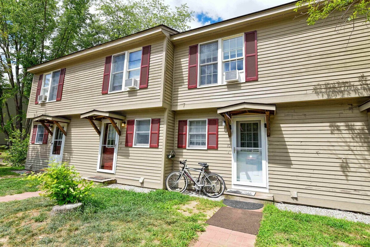Primary Photo - 78 Saco Pnes Dr