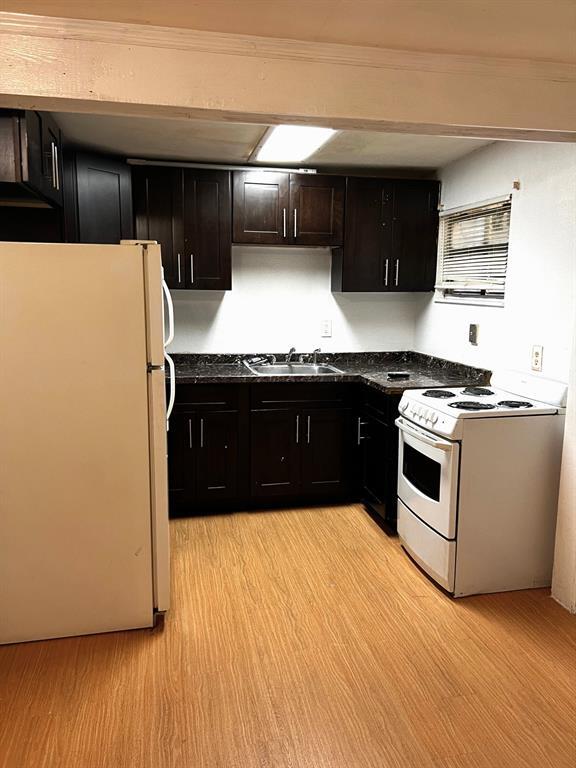 Foto del edificio - 610 NE 35th St