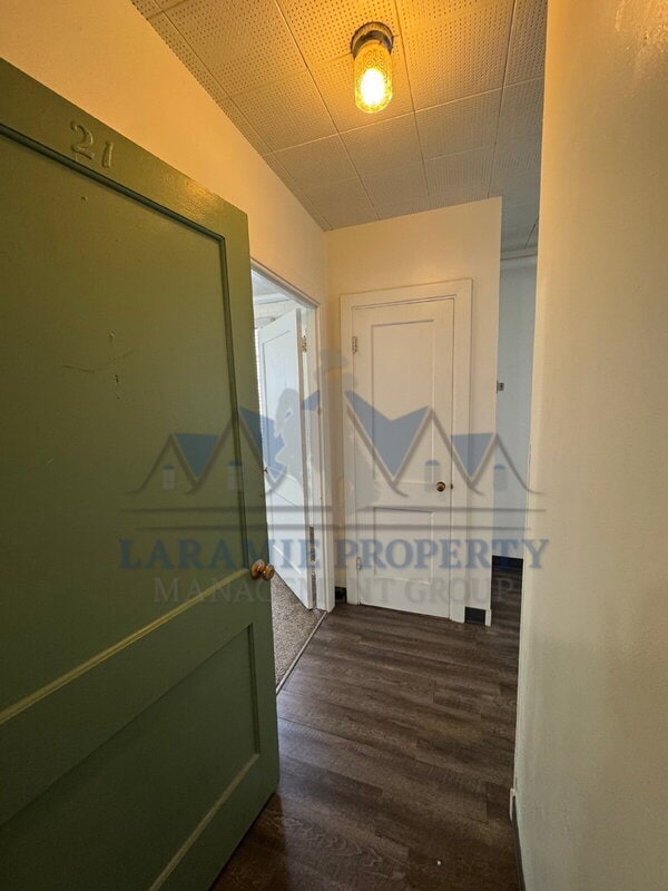 Building Photo - 309 S 10th St