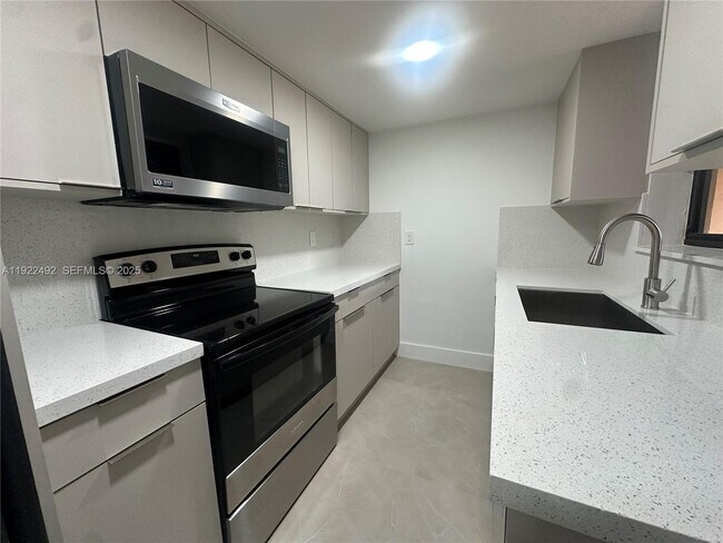 Foto del edificio - 6720 SW 50th Terrace