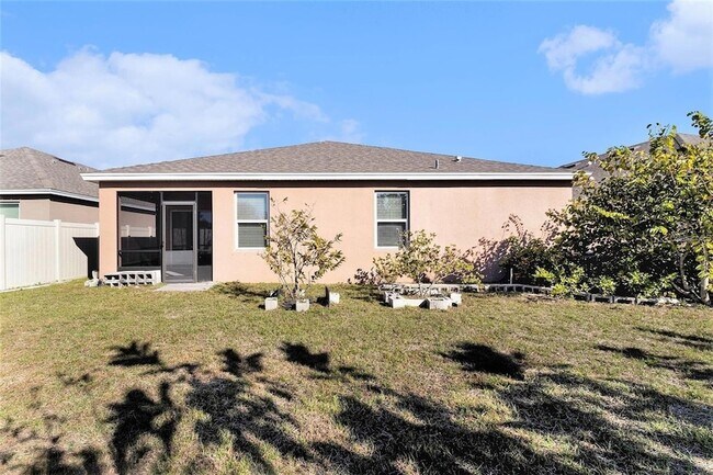 Foto del edificio - 769 Forest Trace Cir