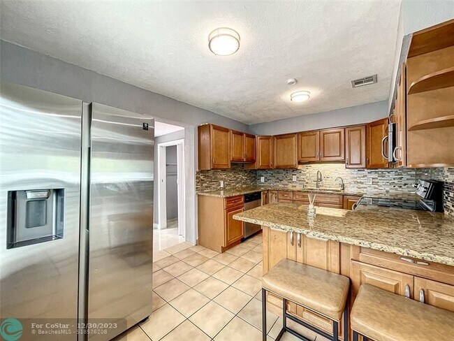 Foto del edificio - 2649 Johnson St