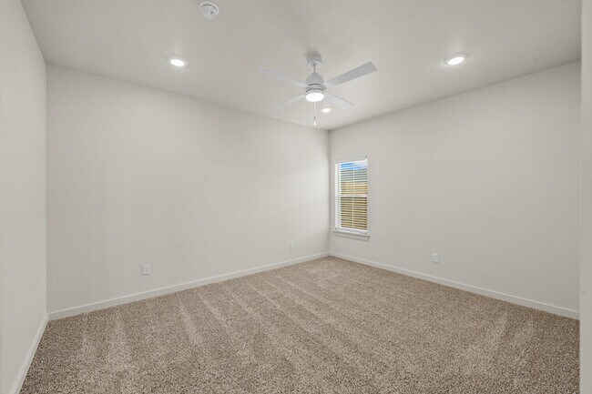 Building Photo - Brand new townhomes in Frenship East!