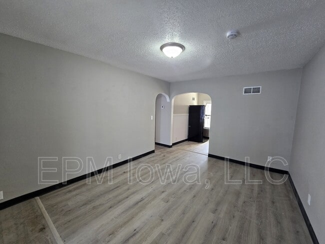 Foto del edificio - 1123 N Barclay St