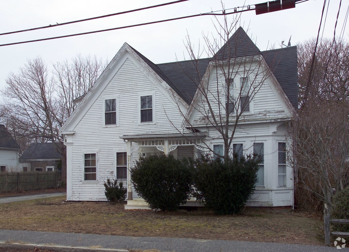 Building Photo - 57-59 School St