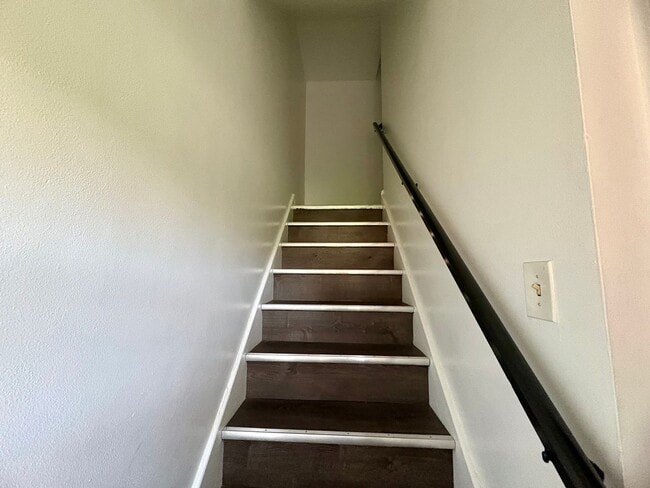 Foto del edificio - 2 Bedroom 1 Bathroom in Lebanon!