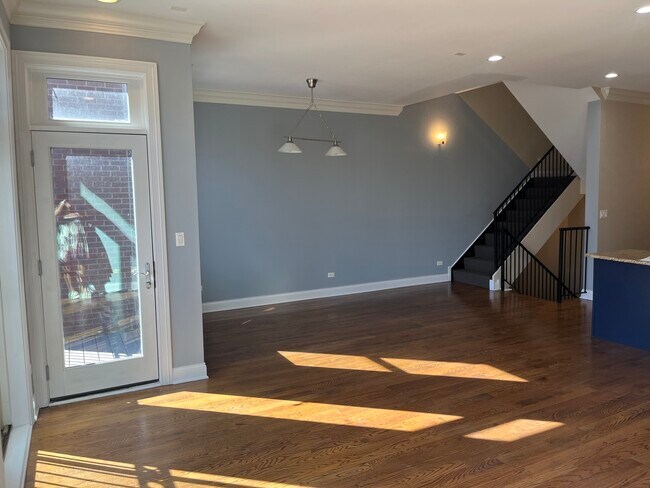 Foto del edificio - 218 N Halsted St