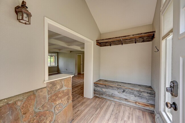 Foto del edificio - 8831 S Blue Creek Rd