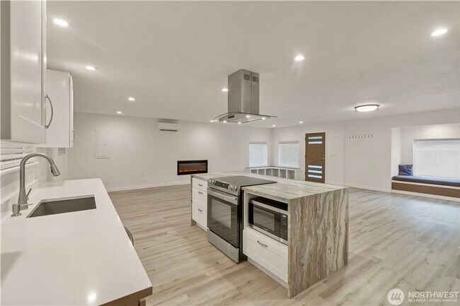 Foto del edificio - Lower Kennydale 3 bed/2 bath Rambler!