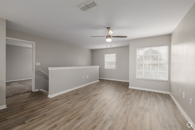 2BR 2BA 1079SF: Living Room - Willow Run