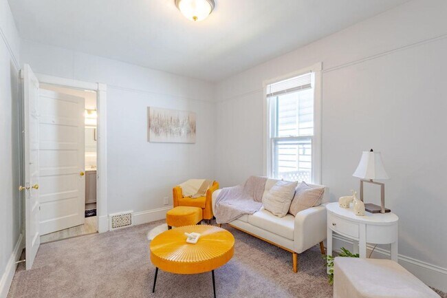 Foto del edificio - 2917-2919 N Booth St. (Duplex)