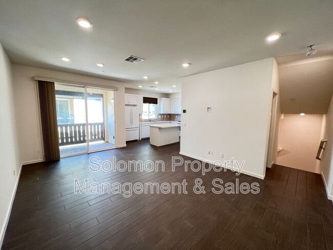 Building Photo - 383 Mission Villas Rd