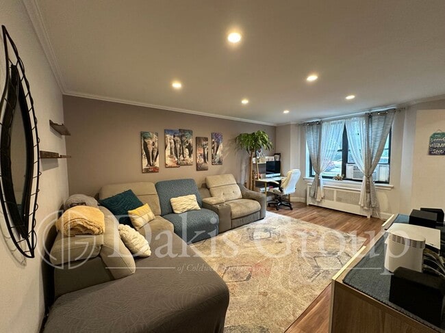 Foto del edificio - 19-37 79th Street