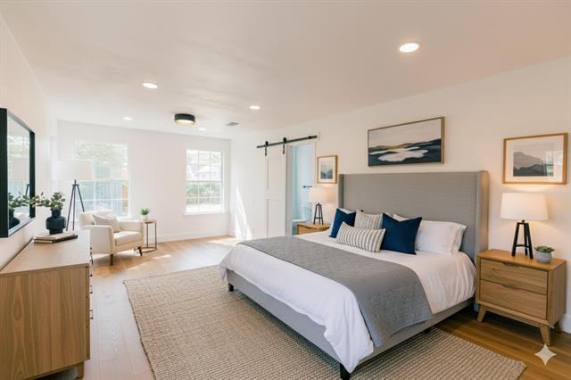 Foto principal - 1122 Newport Ave