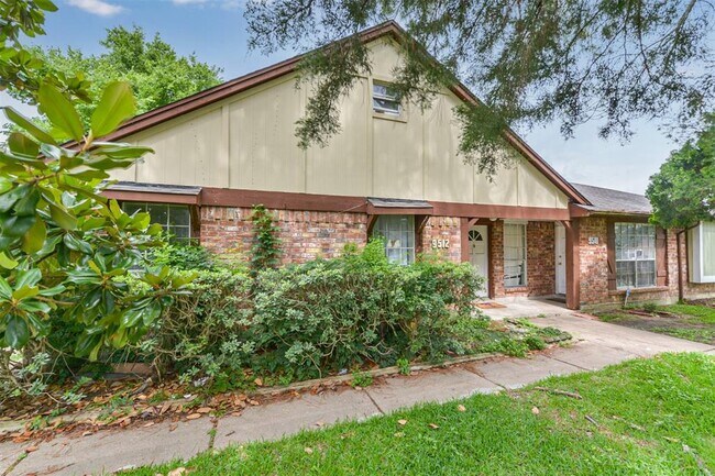 Building Photo - 9512 Clipperwood Pl