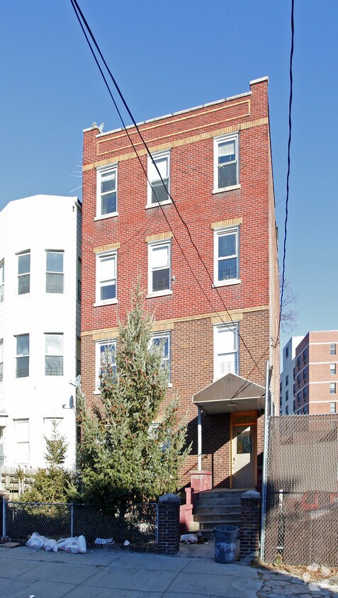 Primary Photo - 121 Downing St