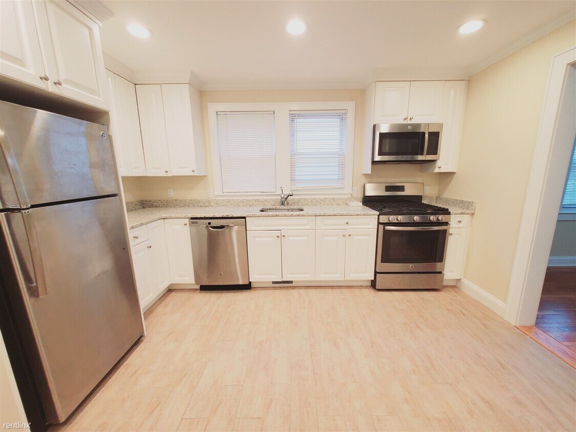 Foto principal - 2 br, 1 bath Condo - 15 Bible St Unit 1