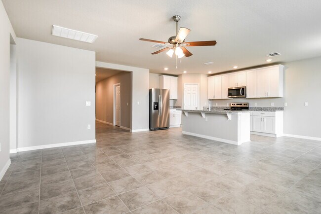 Building Photo - 5264 Sanders Oak Trl