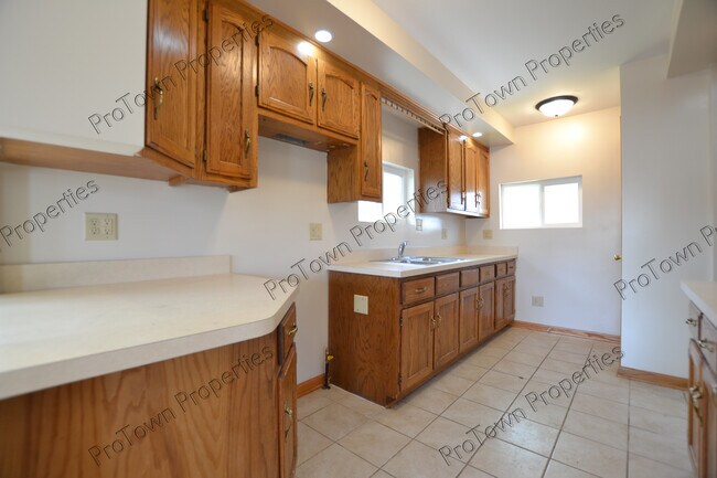 Foto del edificio - 213 Hyde Park St