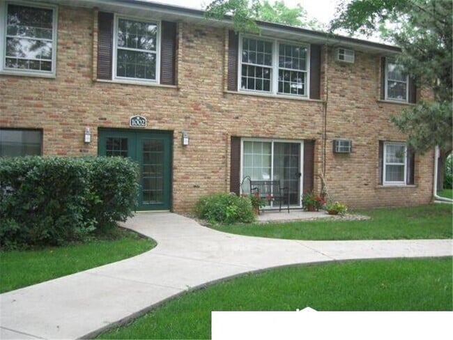 Building Photo - 1002 Westbrooke Way