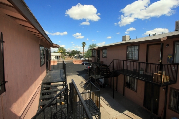 Building Photo - Taylor Street Apartments