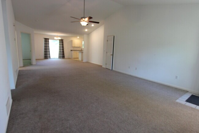 Building Photo - 5190 Louisville Ct
