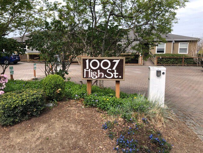 Foto del edificio - Beautiful 3 Bedroom Bellingham Condominium...