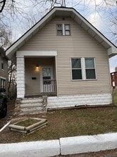 Building Photo - 1011 S Greenlawn Ave