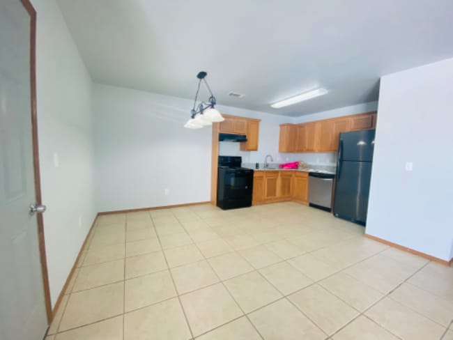 Building Photo - 407 E Marietta Ct
