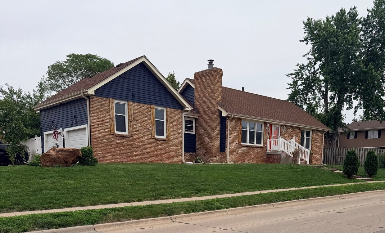 Photo - 4955 Lakeshore Dr (Omaha, NE)
