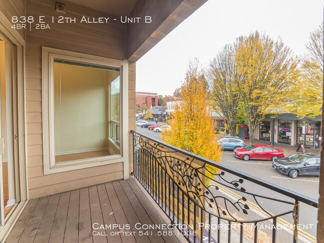 Foto del edificio - 838 E 12th Aly
