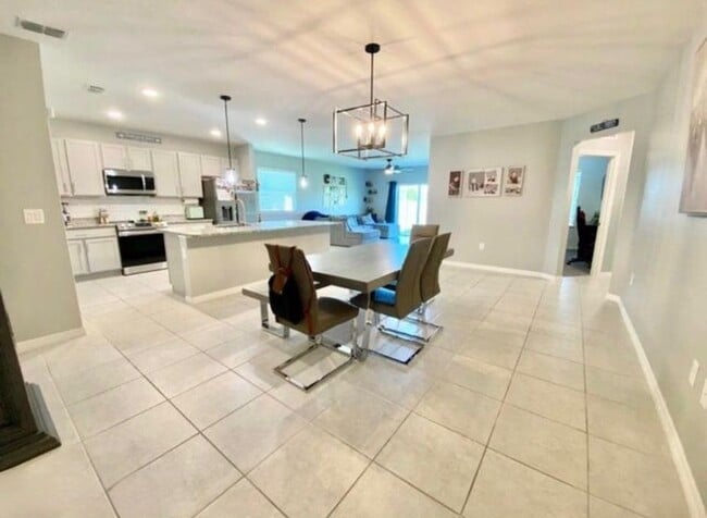 Foto del edificio - 708 Corbin Cir SW