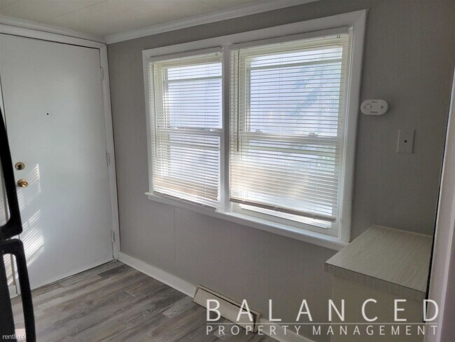 Building Photo - Studio, 1 bath House - 1619 SW Lincoln St ...