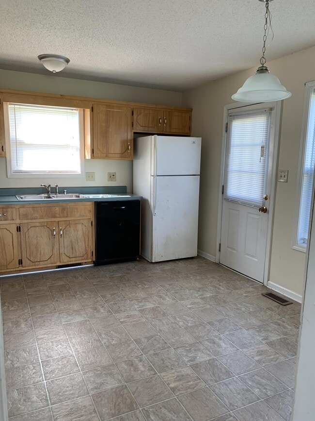 Foto del edificio - 1928 Timberline Cir