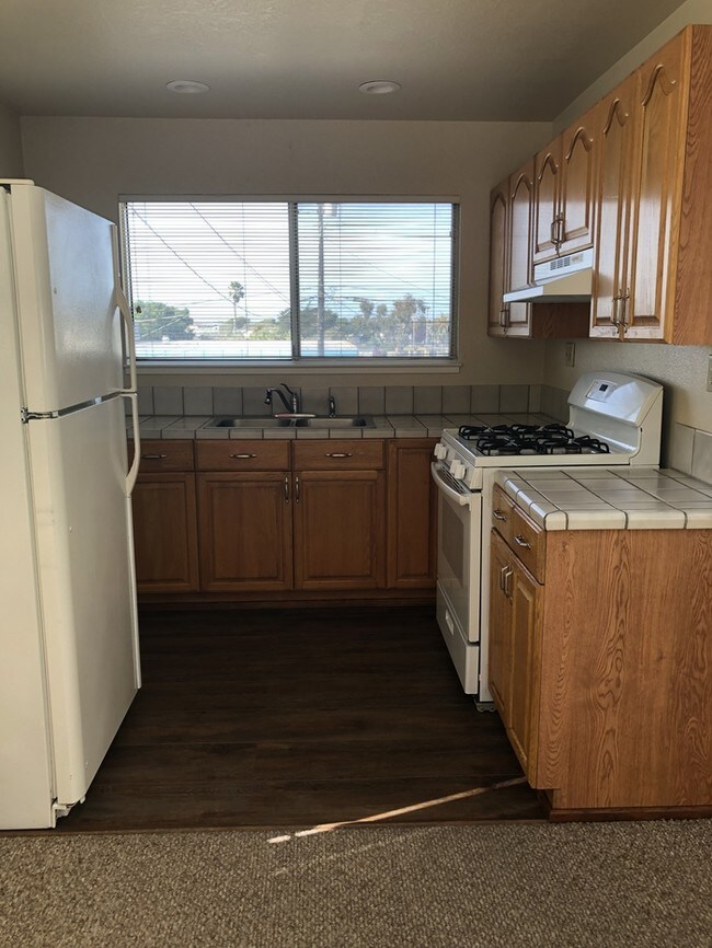 Building Photo - 450 Hilby Ave